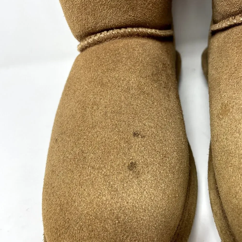 Bearpaw Tan Victorian Suede Boots Youth 5 Toggle Closure
